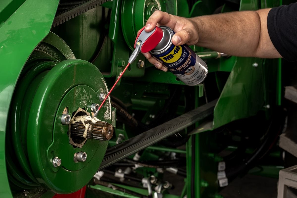 como evitar paradas inesperadas durante a colheita com wd 40